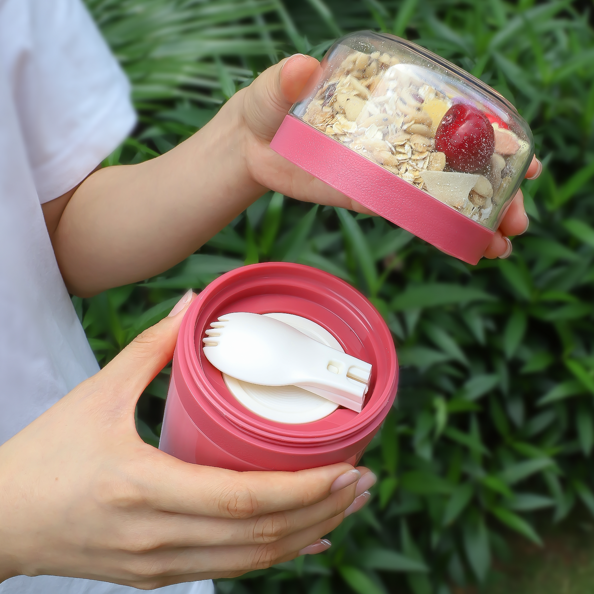 Cereal Cup to Go 520 ml + 250 ml, Practical Yoghurt Cup with Spoon, Leak-Proof Cereal Cup with Sauce Box