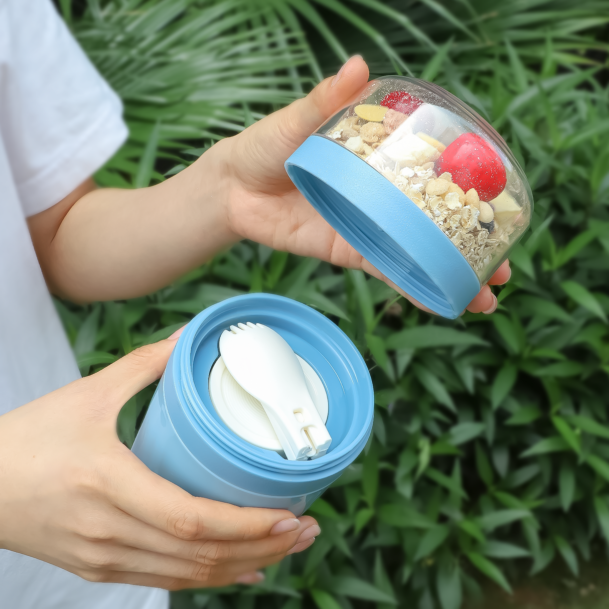Cereal Cup to Go 520 ml + 250 ml, Practical Yoghurt Cup with Spoon, Leak-Proof Cereal Cup with Sauce Box